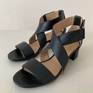 Naturalizer Adele black smooth sandal size 8.5 M - New in Box